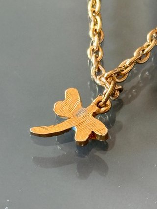 Collana con ciondolo libellula azzurra