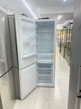 Nevera blanca marca Benavent 6 meses garantía