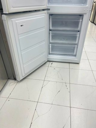 Nevera blanca marca Benavent 6 meses garantía