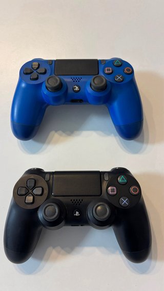PS4 Slim 512GB + 2 Mandos + 8 Videojuegos