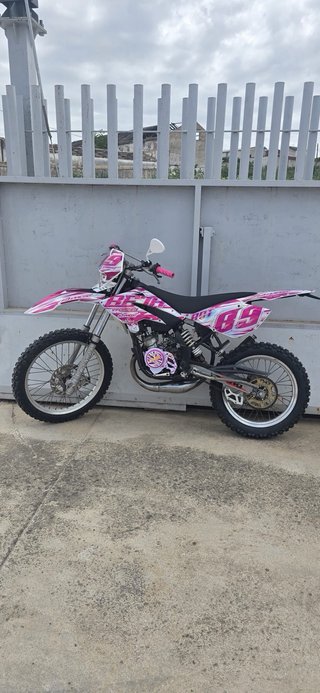 Moto Enduro/Motocross Rosa y Blanca