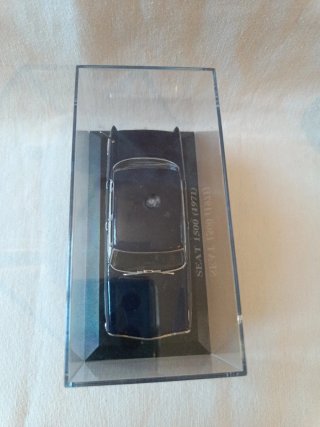 Seat 1500 (1971) - Coche Colección