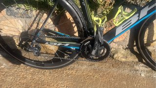 Bicicleta de carretera BH carbono