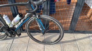 Bicicleta de carretera BH carbono