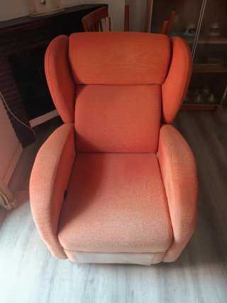 Sillón reclinable manual naranja