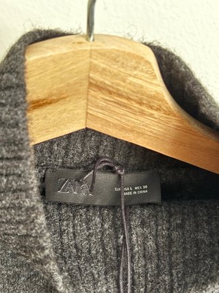Jersey Zara punto cuello subido gris