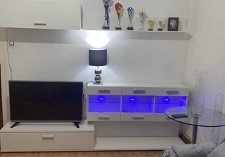 Mueble TV moderno blanco con LED