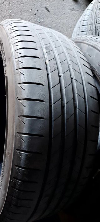 225/55 R17 97W
