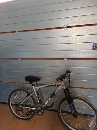 Bicicleta GT Avalanche 3.0 Plata