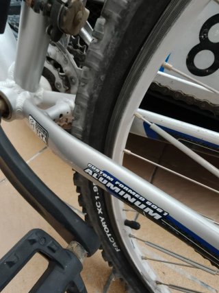 Bicicleta GT Avalanche 3.0 Plata