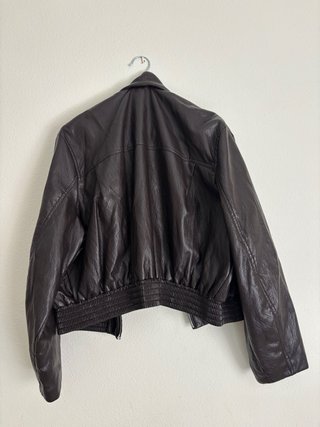 Chaqueta Zara efecto piel corta