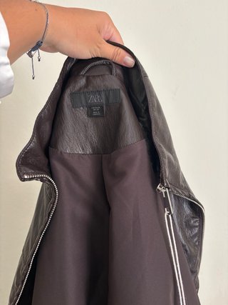 Chaqueta Zara efecto piel corta