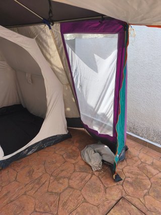 Tienda de campaña familiar