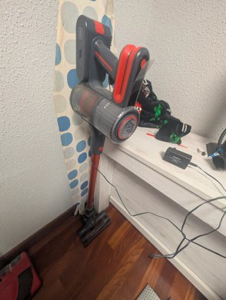 Escoba Eléctrica Polti con Cargador y Batería