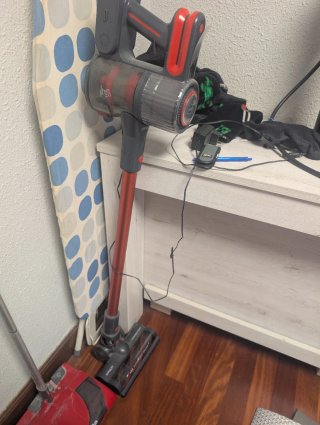 Escoba Eléctrica Polti con Cargador y Batería