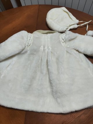 Abrigo y gorro blanco bebé talla 1