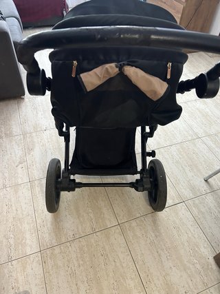 Carrito de bebé negro