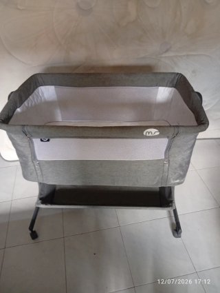 Cuna de colecho gris