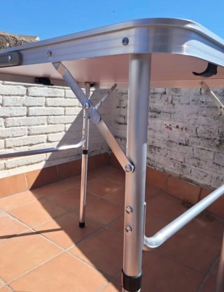 Tavolo pieghevole da campeggio in alluminio e plastica