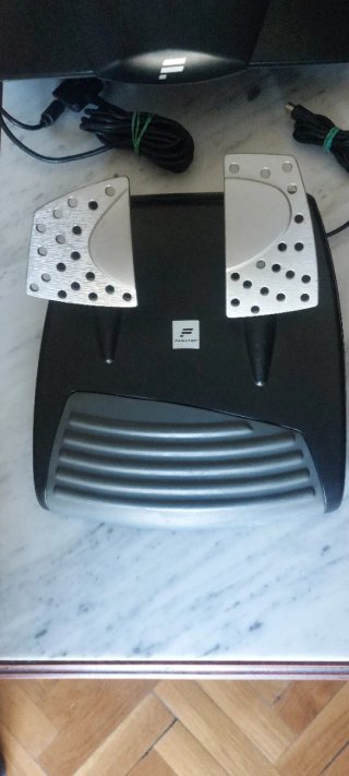 Volante y Pedales Fanatec SP