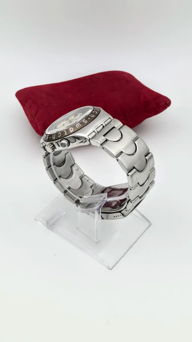 Reloj Swatch Irony Cronógrafo Plateado