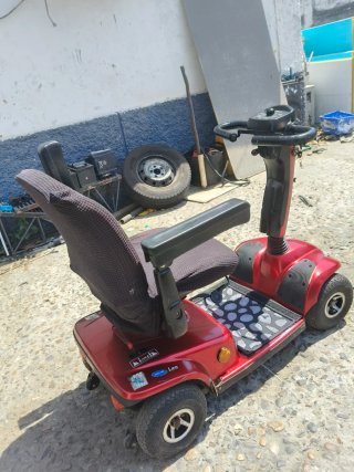 Scooter movilidad 4 ruedas eléctrico