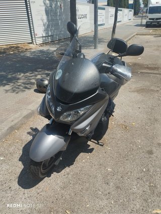 Suzuki Burgman 200 gris UNICO DUEÑO