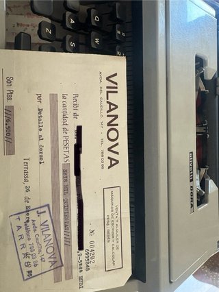 Máquina de escribir Olivetti Dora