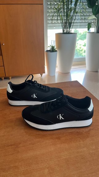 Tenis Calvin Klein Negros y Blancos