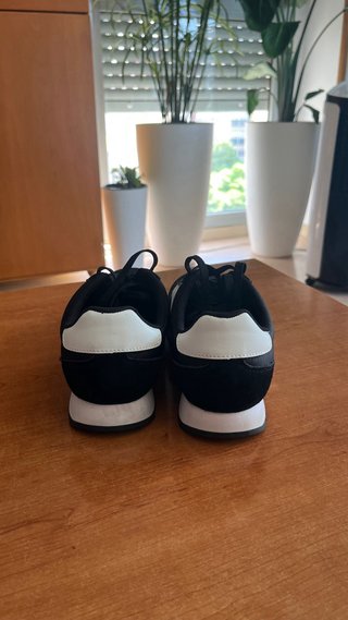 Tenis Calvin Klein Negros y Blancos