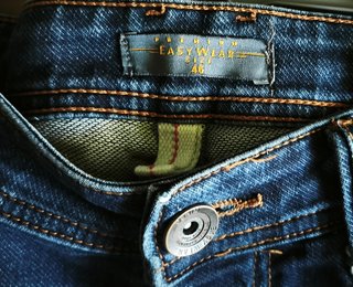 Pantalón corto vaquero azul oscuro Talla 46