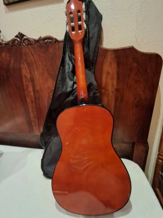 Guitarra Rocío Clásica con funda