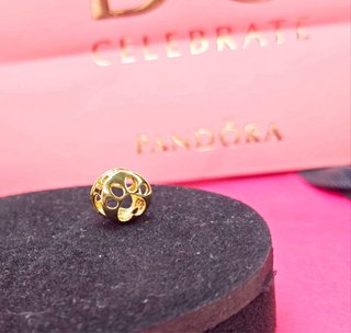Pandora Charm Patita Dorada ale s925