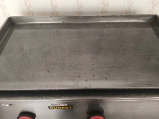 Plancha y fogón a gas Eurast .