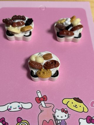Imanes de crema con galletas y dulces