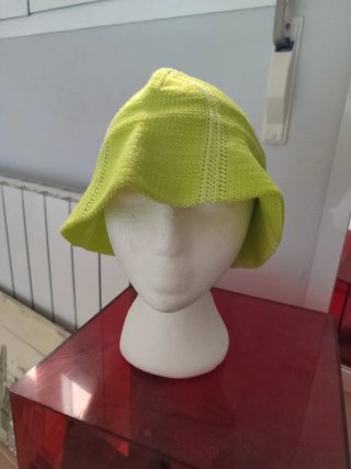 Gorro tejido verano verde-amarillo