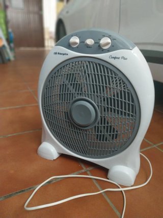 Ventilador Orbegozo Blanco y Gris