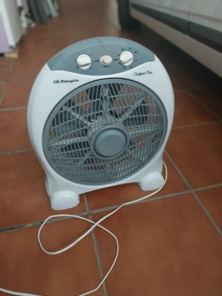 Ventilador Orbegozo Blanco y Gris