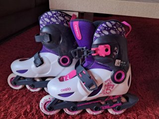 Patines en línea y protecciones.