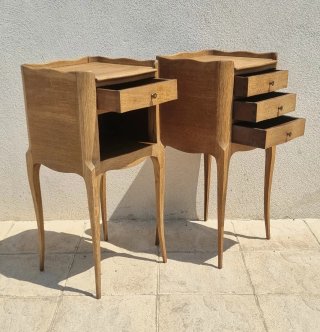 PAREJA DE MESILLAS DE NOCHE ANTIGUAS