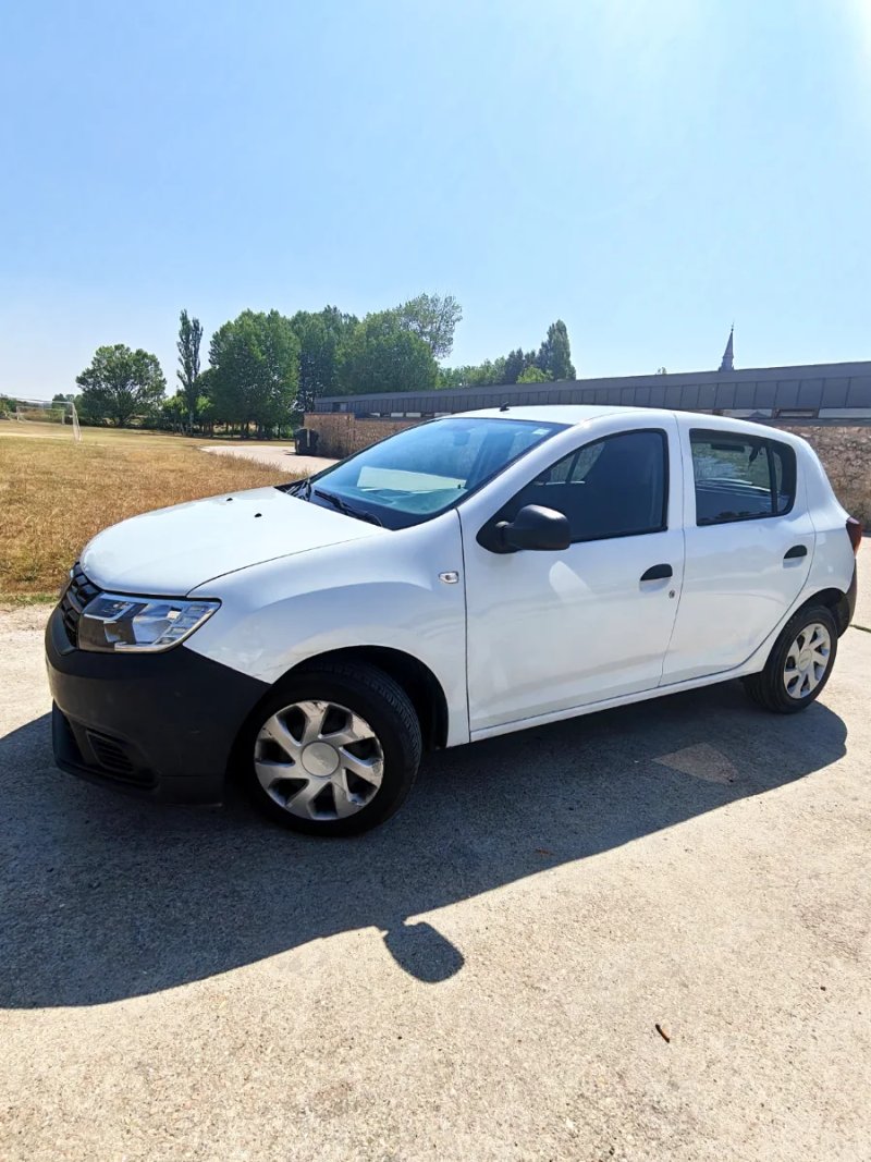 Dacia Sandero 2018 - foto 1
