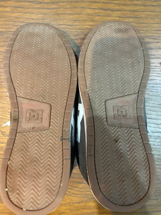 Zapatillas DC Shoes grises y blancas