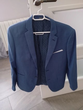 Chaqueta moderna hombre azul.Usada una vez.