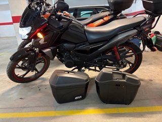Honda CB125F Negra