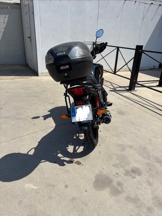 Honda CB125F Negra