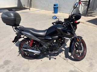 Honda CB125F Negra