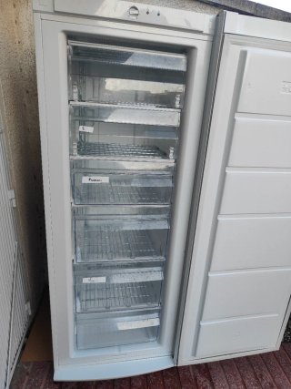 Congelador Vertical Electrolux Blanco