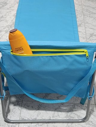 Silla de playa azul y beige