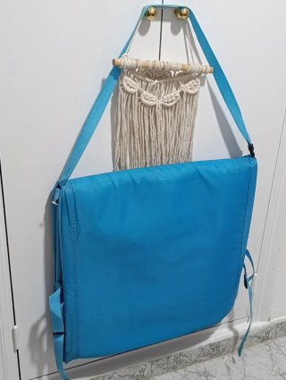 Silla de playa azul y beige