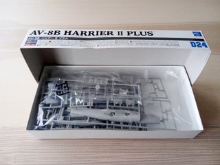 HARRIER II AV-8B PLUS + CALCAS ESPAÑOLAS 1/72